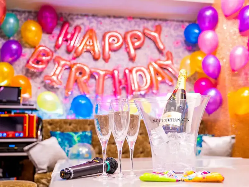 恵比寿 貸切 ラウンジ LIP BAR & DART 恵比寿 - ＼特製ケーキ付／Birthday＆記念日お店貸切プラン＊2.5H飲み放題付全10品 6,000円⇒5,500円