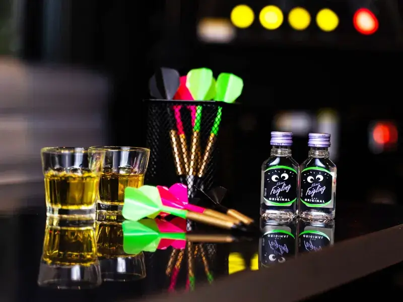 恵比寿 貸切 ラウンジ LIP BAR & DART 恵比寿 - 【22：00～限定！最強2次会貸切プラン】2H飲み放題＆スナック盛・デザート付！4,500円⇒4,000円！スパークリングワインボトルで乾杯！更に専用ダーツもあるので２次会にぴったり！