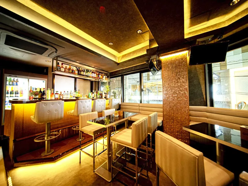 恵比寿 貸切 少人数 LIP BAR & DART EBISU - リップバー&ダーツ 恵比寿店 - 恵比寿の夜景をお楽しみ頂けるバーカウンター